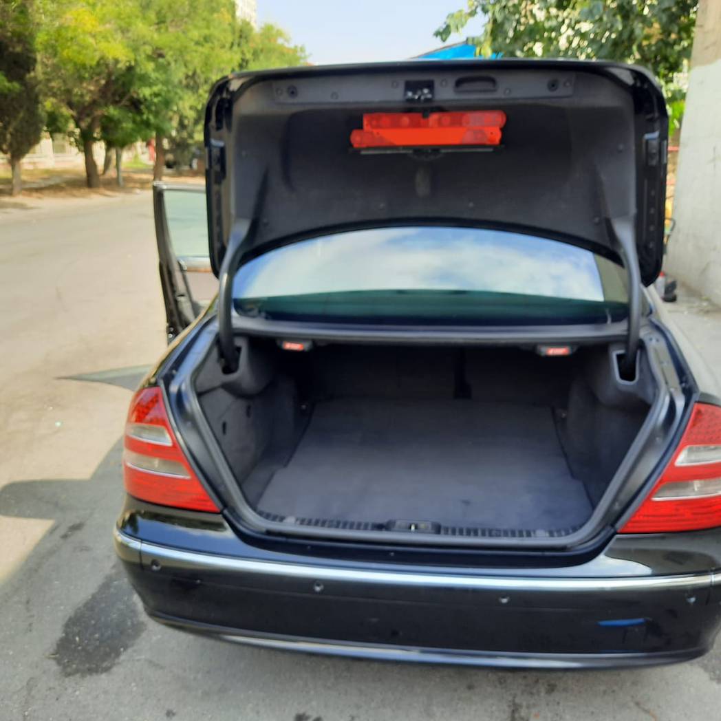Mercedes E 240, 2003 il, 2.4 L, 72 000 km
