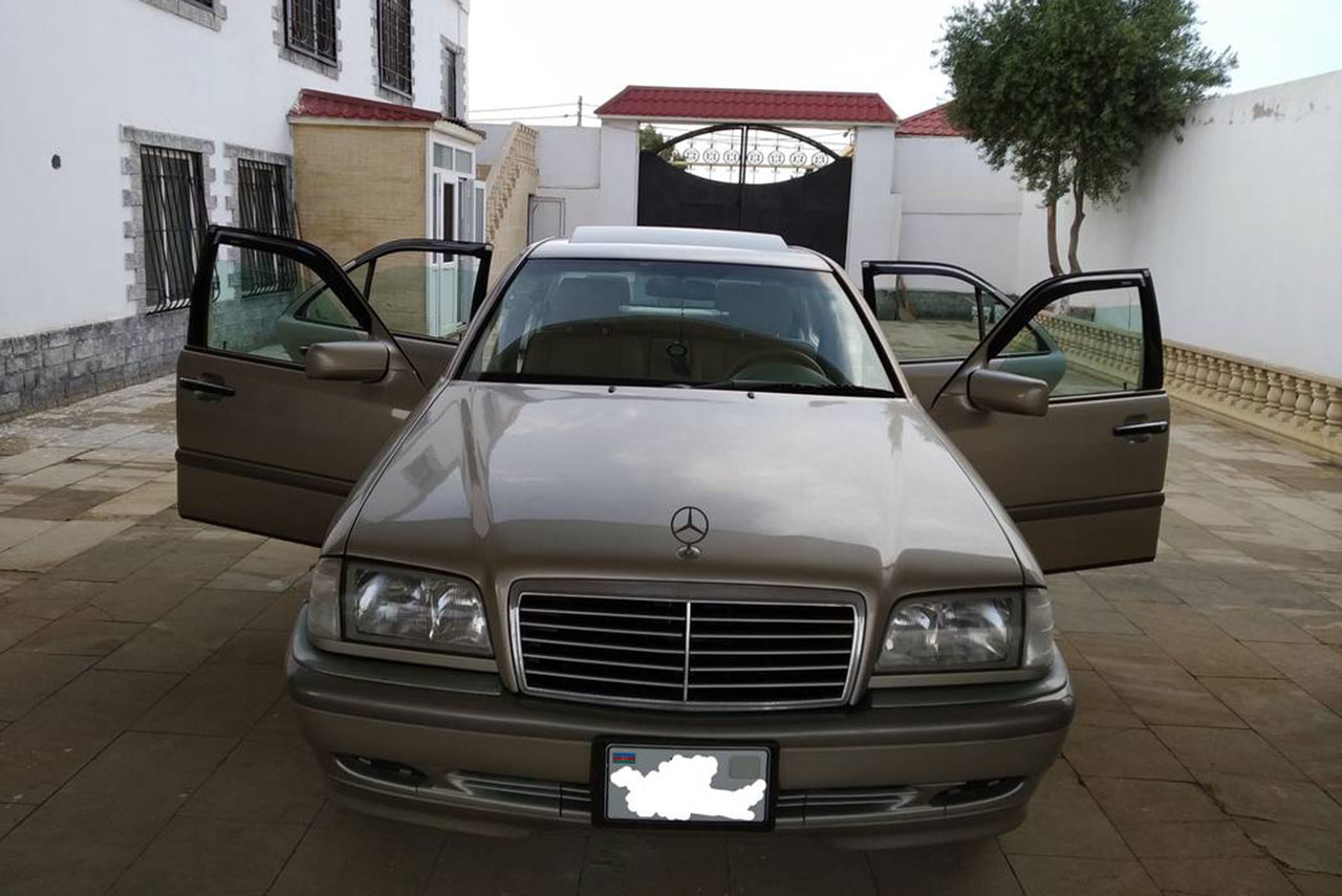 Mercedes C 230, 1999 il, 2.3 L, 240 000 km