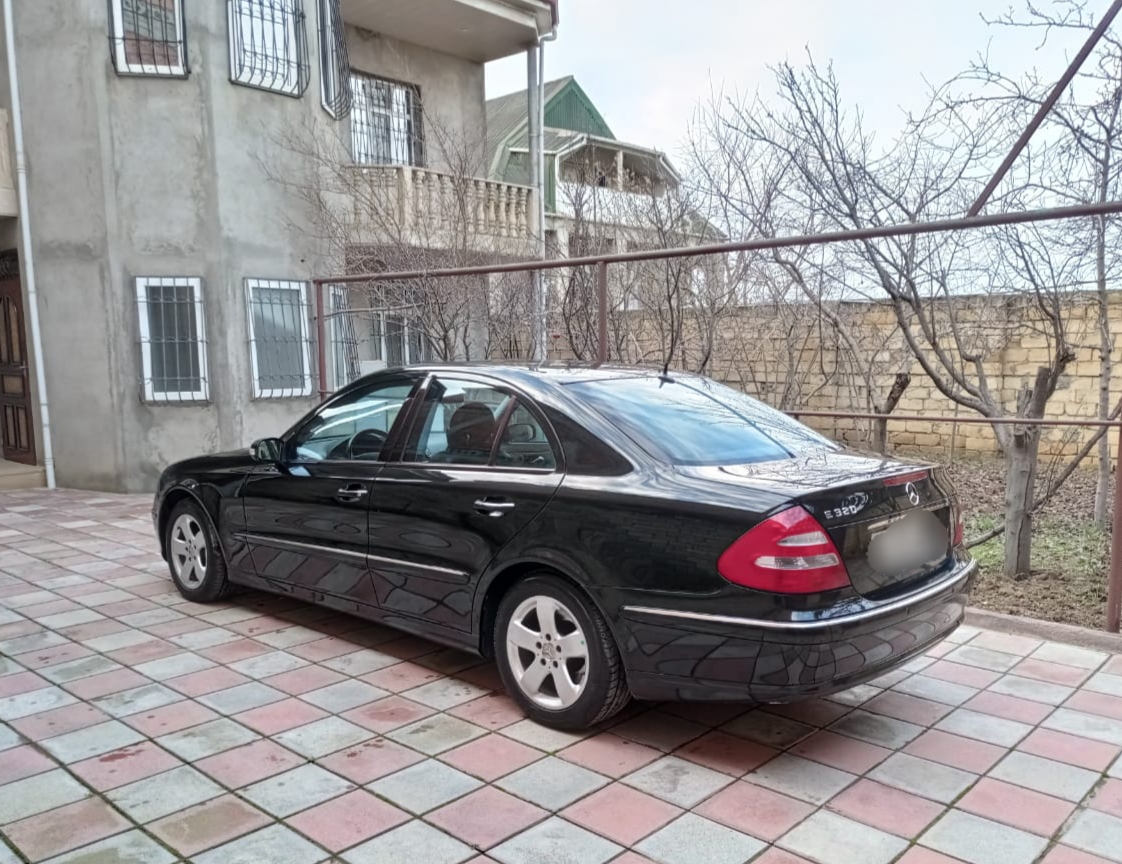 Mercedes E 320, 2002 il, 3.2 L, 258 321 km