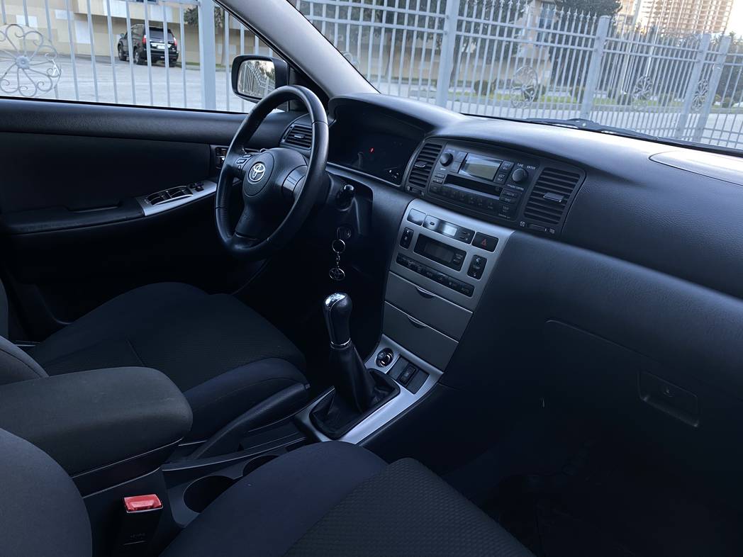 Toyota Corolla, 2004 il, 1.4 L, 198 000 km
