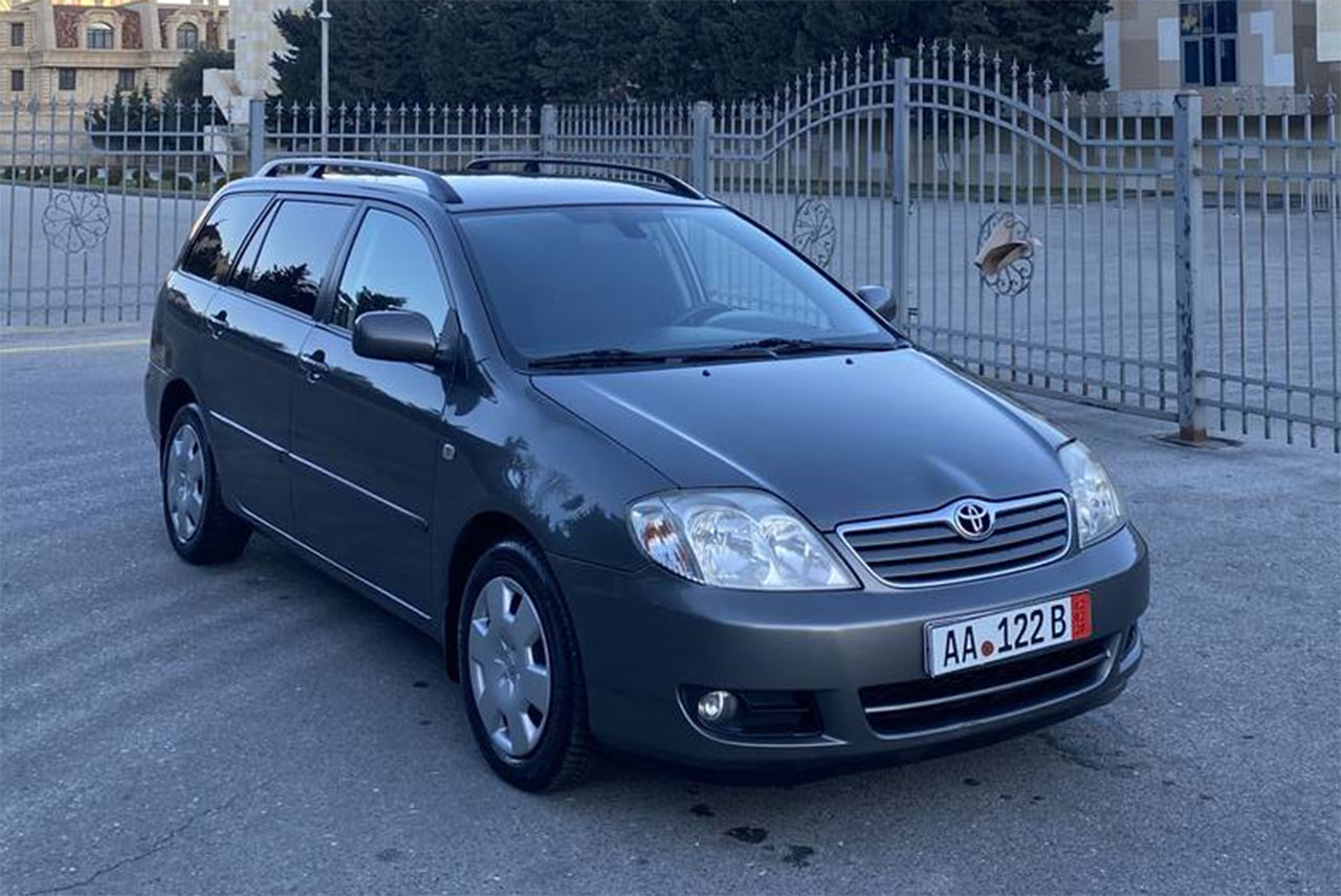 Toyota Corolla, 2004 il, 1.4 L, 198 000 km