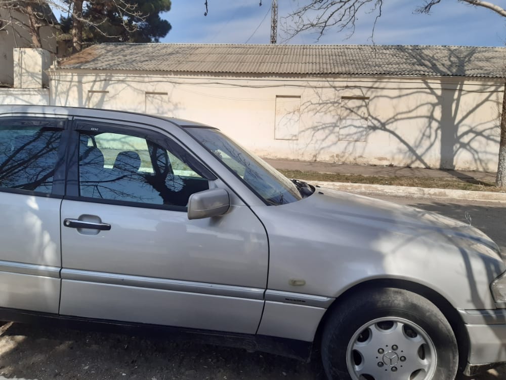 Mercedes C 200, 1995 il, 2.0 L, 419 000 km