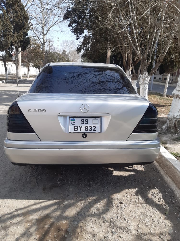 Mercedes C 200, 1995 il, 2.0 L, 419 000 km
