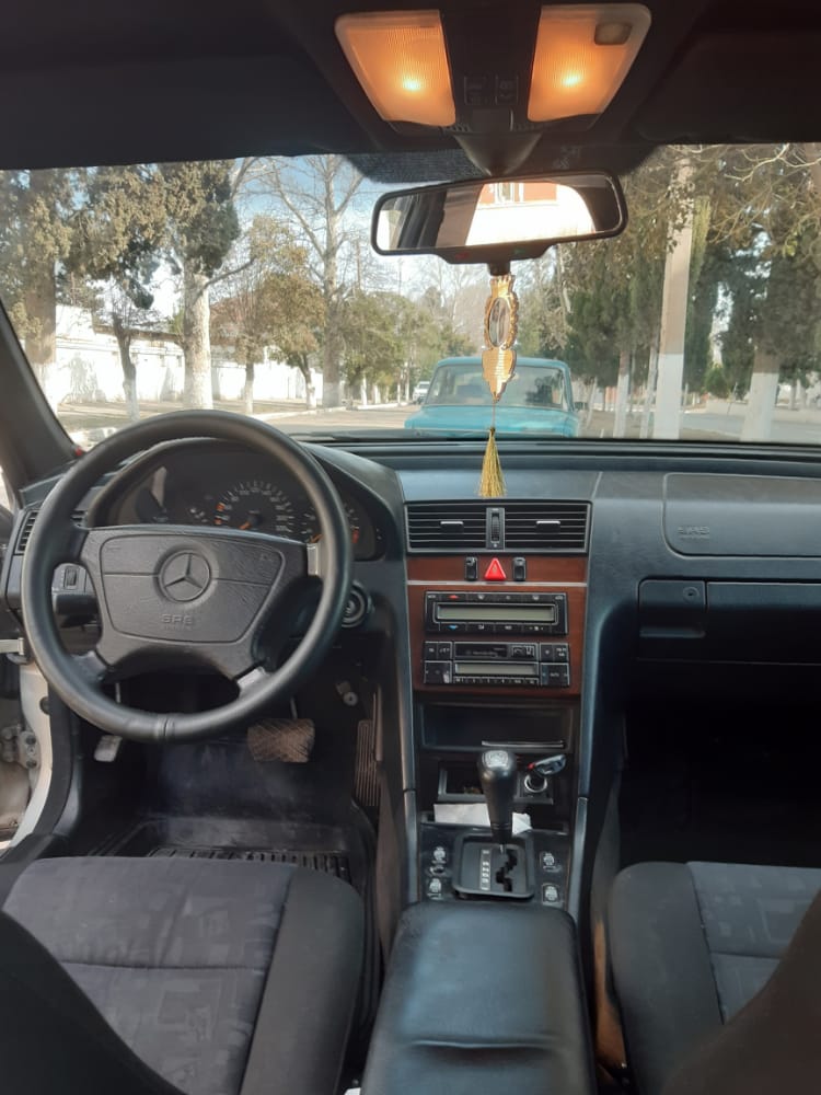 Mercedes C 200, 1995 il, 2.0 L, 419 000 km