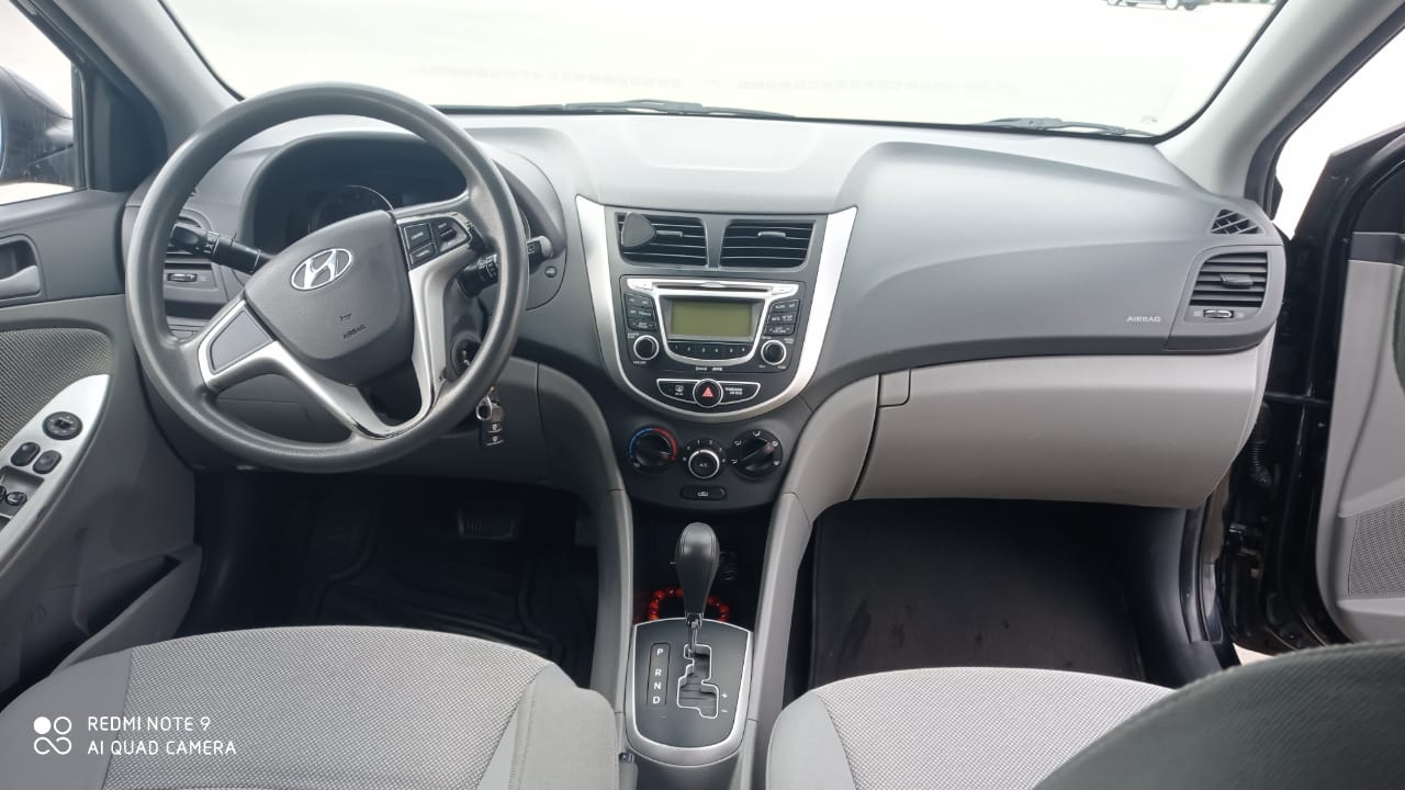 Hyundai Accent, 2012 il, 1.6 L, 167 000 km