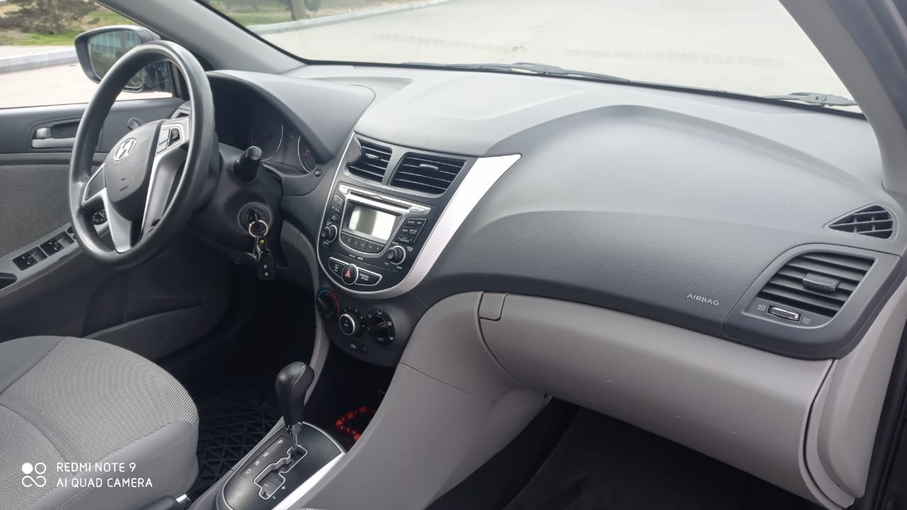 Hyundai Accent, 2012 il, 1.6 L, 167 000 km