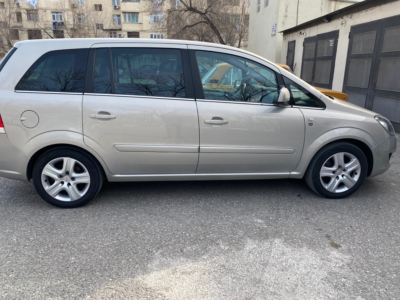 Opel Zafira, 2011 il, 1.7 L, 200 000 km