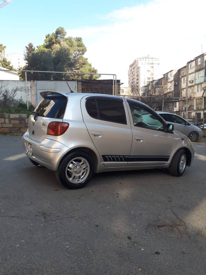 Toyota Vitz, 2004 il, 1.3 L, 168 000 km