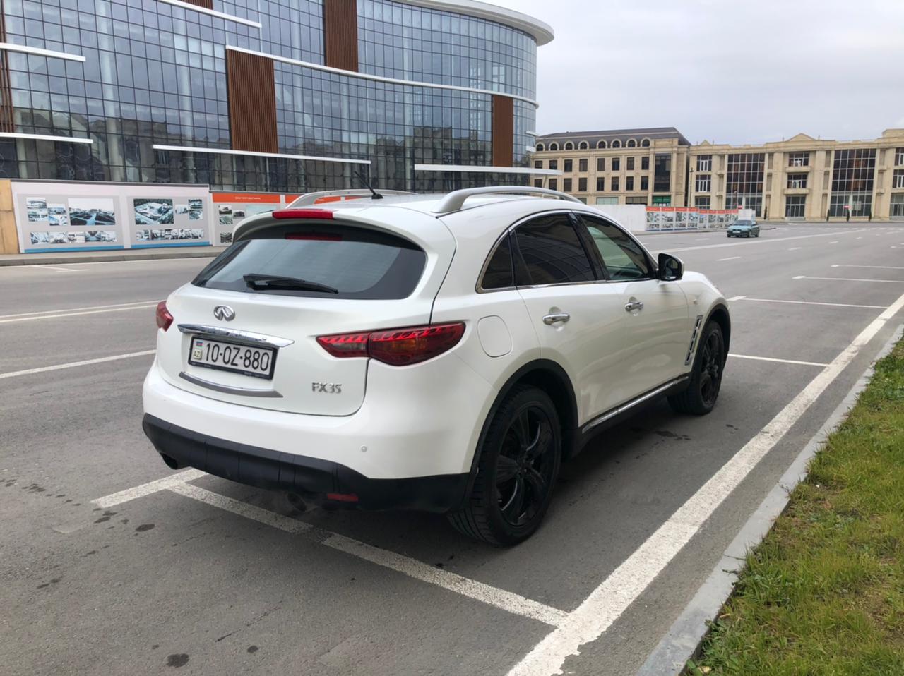 Infiniti FX35, 2011 il, 3.5 L, 263 000 km
