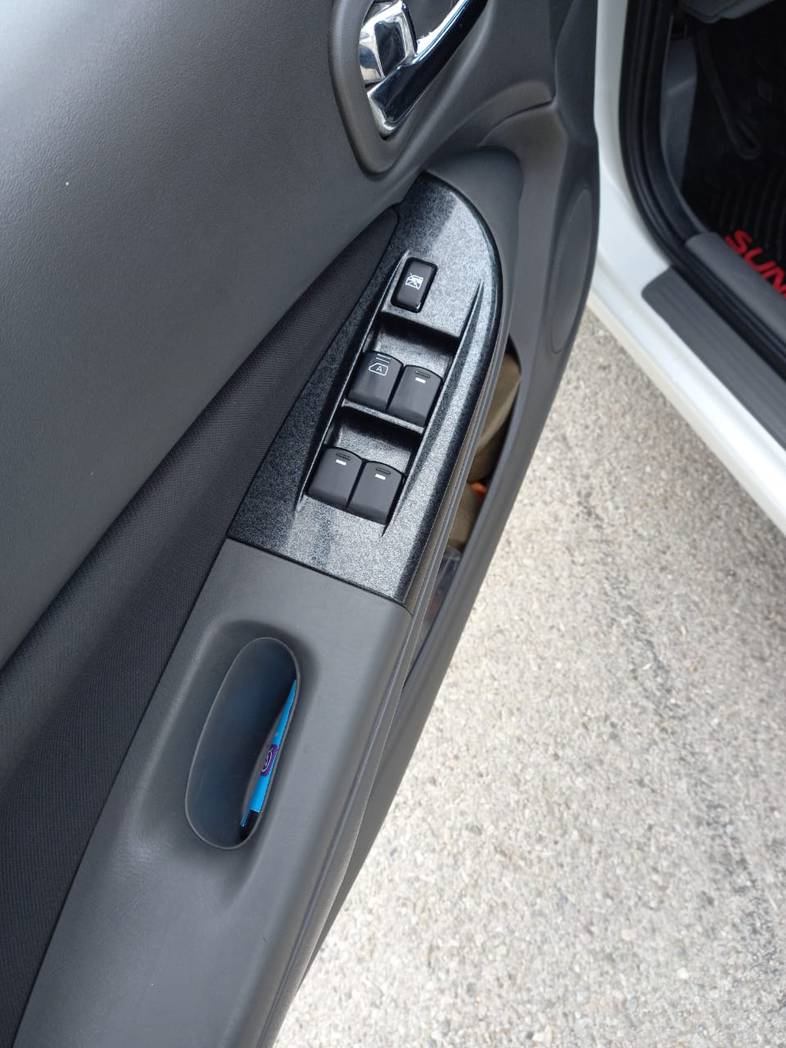 Nissan Sunny, 2011 il, 1.6 L, 155 000 km