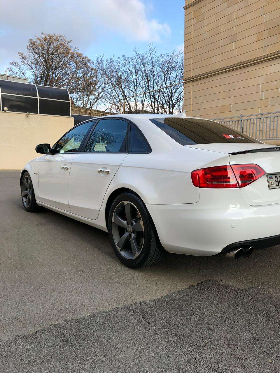Audi A4, 2010 il, 2.0 L, 193 000 km