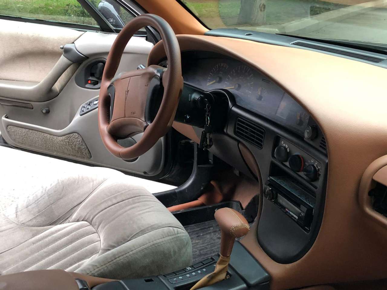 Pontiac Bonneville, 1994 il, 3.8 L, 30 000 km