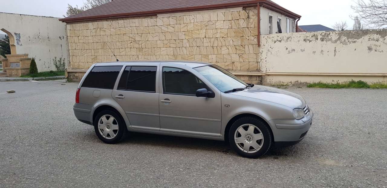 Volkswagen Golf, 2003 il, 2.0 L, 304 000 km