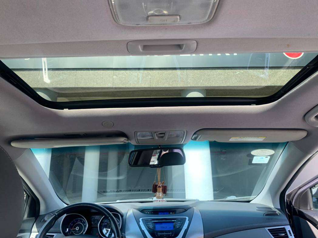 Hyundai Elantra, 2012 il, 1.8 L, 160 000 km