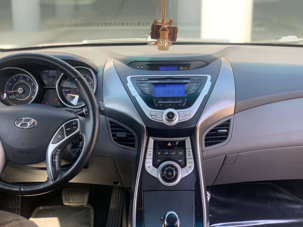 Hyundai Elantra, 2012 il, 1.8 L, 160 000 km