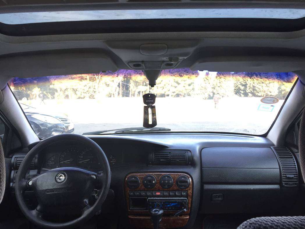 Opel Omega, 1998 il, 2.0 L, 275 000 km