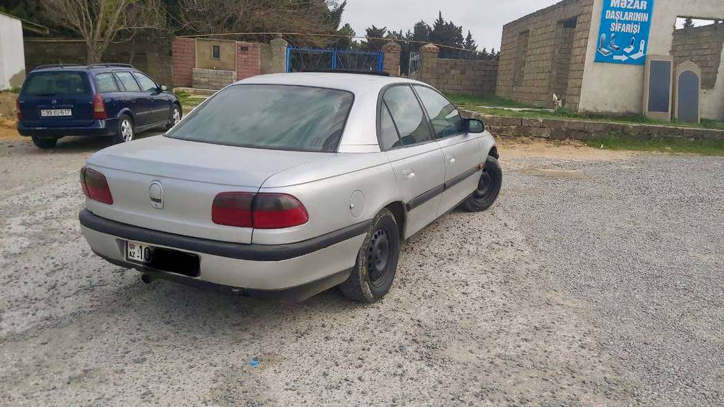 Opel Omega, 1998 il, 2.0 L, 275 000 km