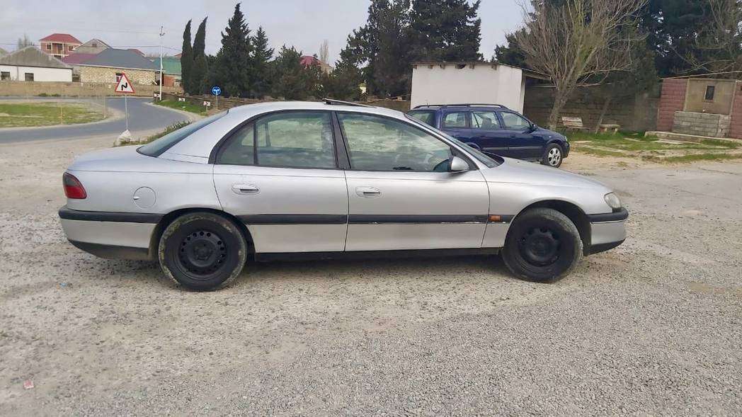 Opel Omega, 1998 il, 2.0 L, 275 000 km