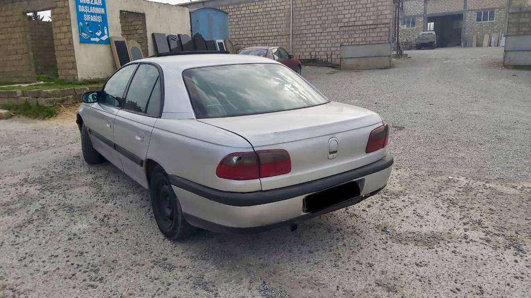 Opel Omega, 1998 il, 2.0 L, 275 000 km