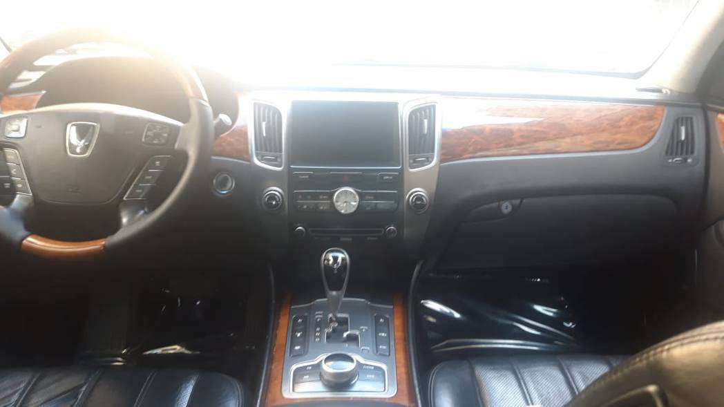 Hyundai Equus, 2012 il, 4.6 L, 268 000 km
