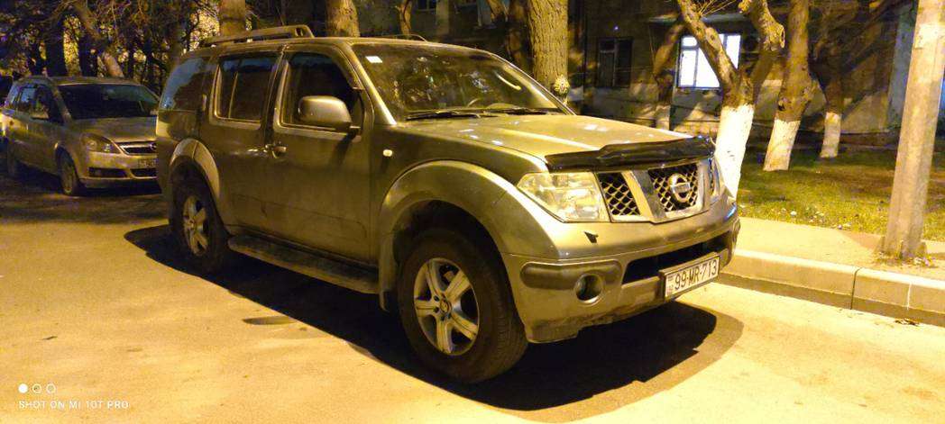 Nissan Pathfinder, 2005 il, 2.5 L, 255 000 km