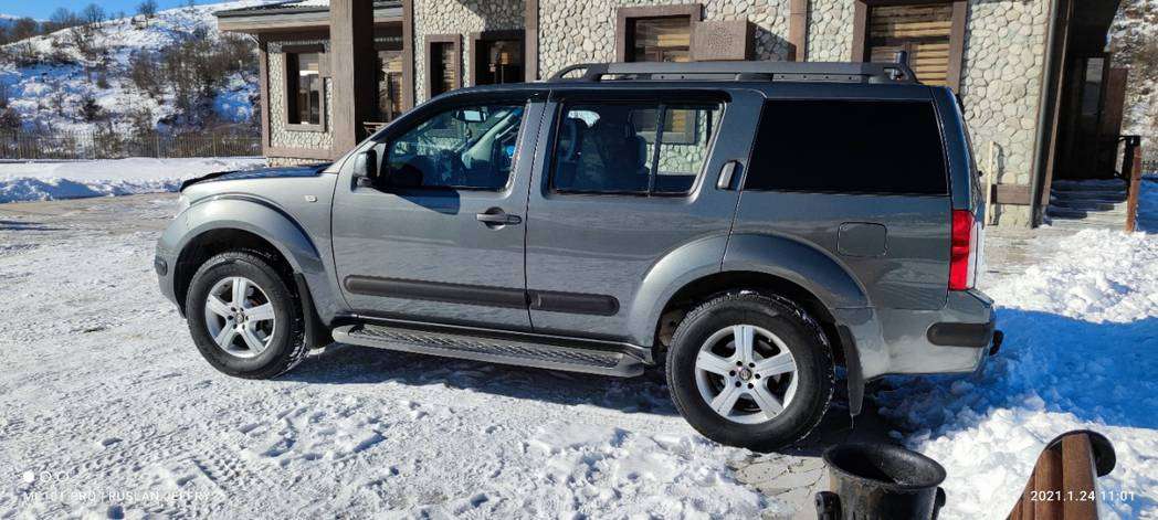 Nissan Pathfinder, 2005 il, 2.5 L, 255 000 km