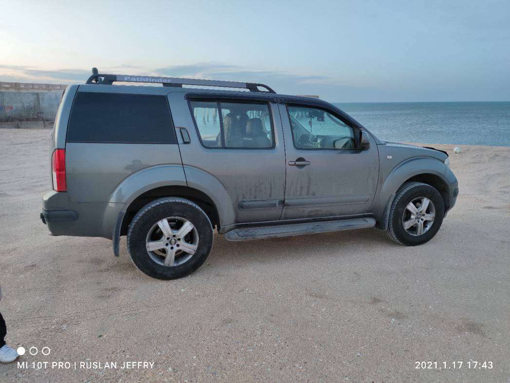 Nissan Pathfinder, 2005 il, 2.5 L, 255 000 km