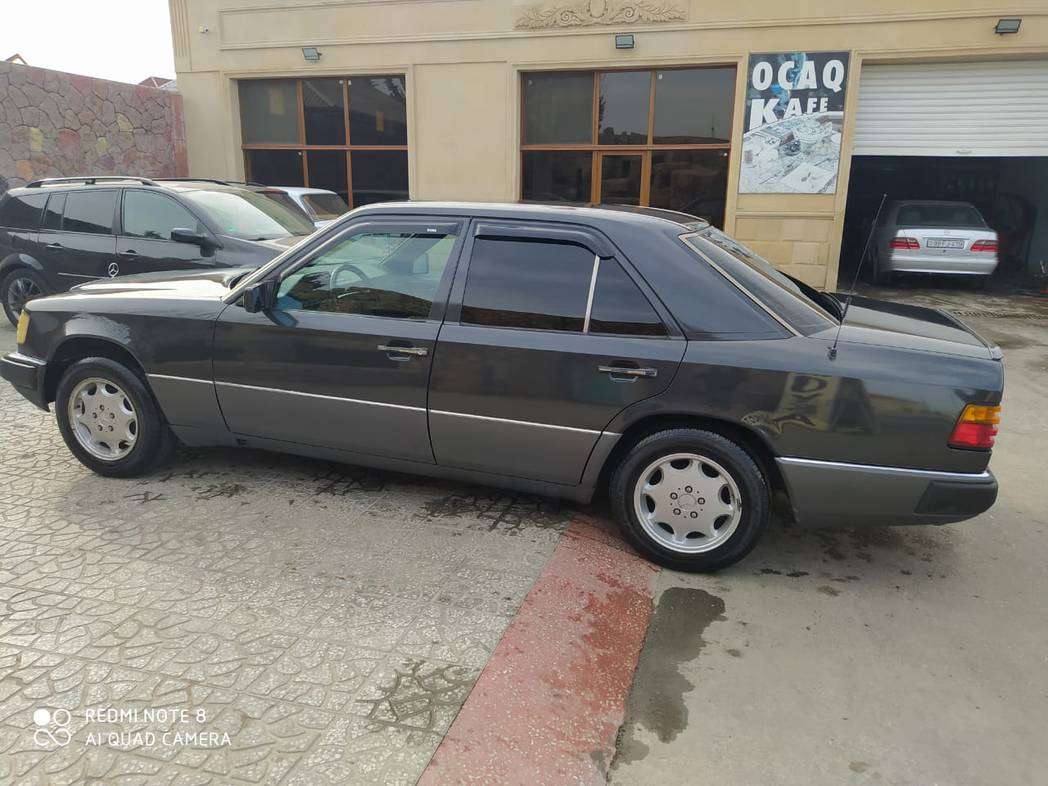 Mercedes E 200, 1993 il, 2.0 L, 475 000 km