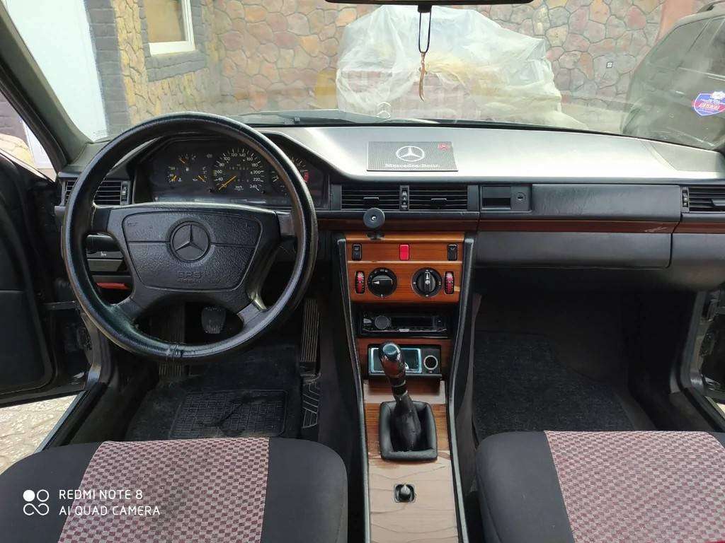Mercedes E 200, 1993 il, 2.0 L, 475 000 km