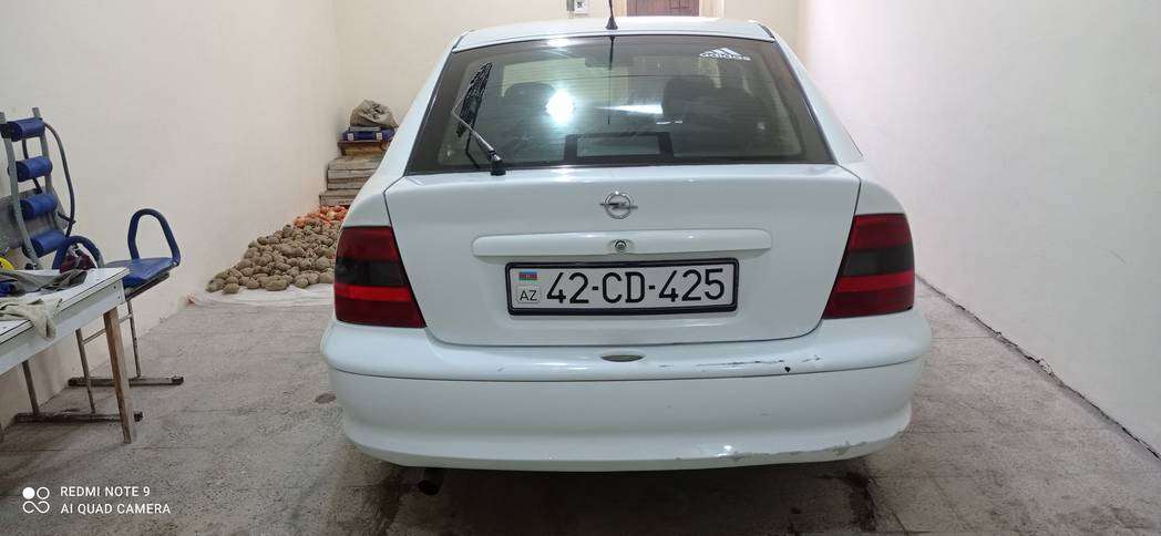 Opel Vectra, 1997 il, 2.0 L, 300 000 km