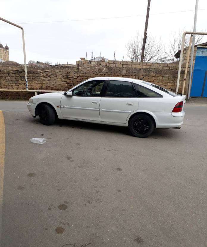 Opel Vectra, 1997 il, 2.0 L, 300 000 km