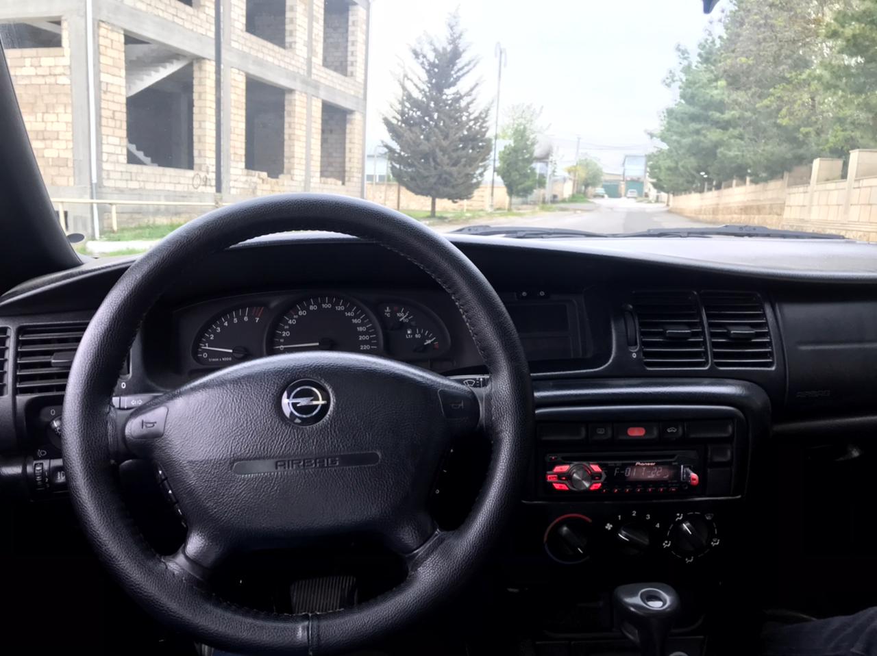 Opel Vectra, 1996 il, 1.8 L, 371 000 km
