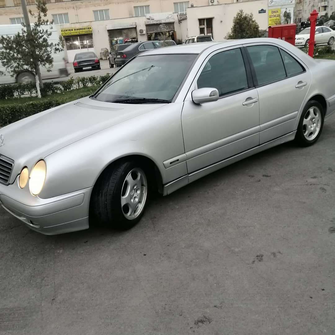 Mercedes E 220, 2001 il, 2.2 L, 450 000 km