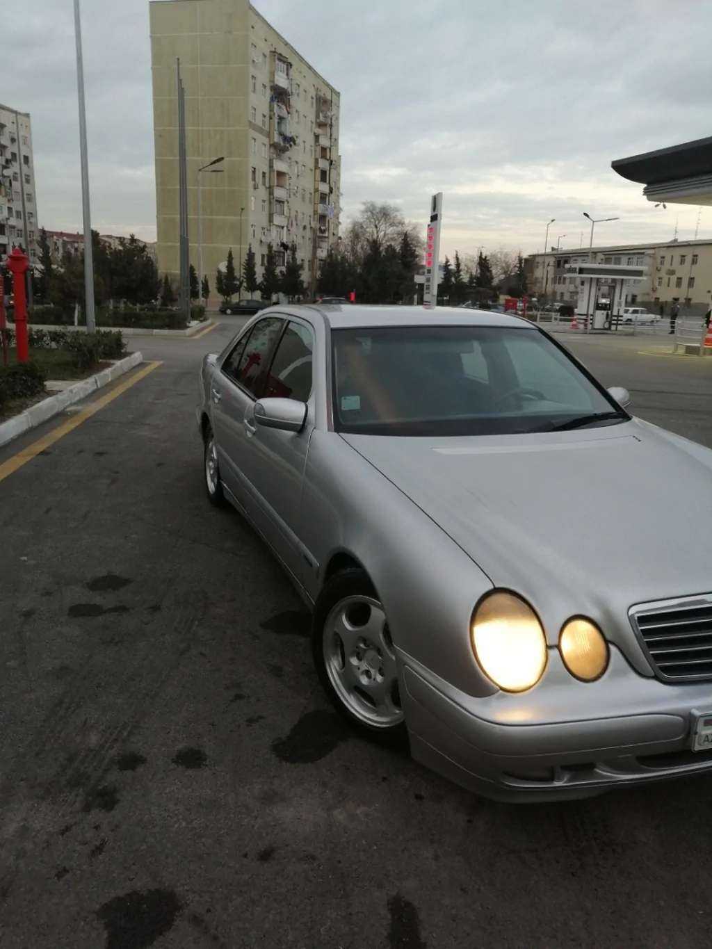 Mercedes E 220, 2001 il, 2.2 L, 450 000 km