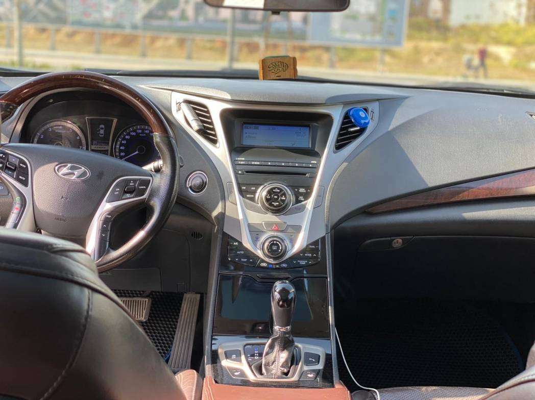 Hyundai Azera, 2011 il, 2.4 L, 220 000 km