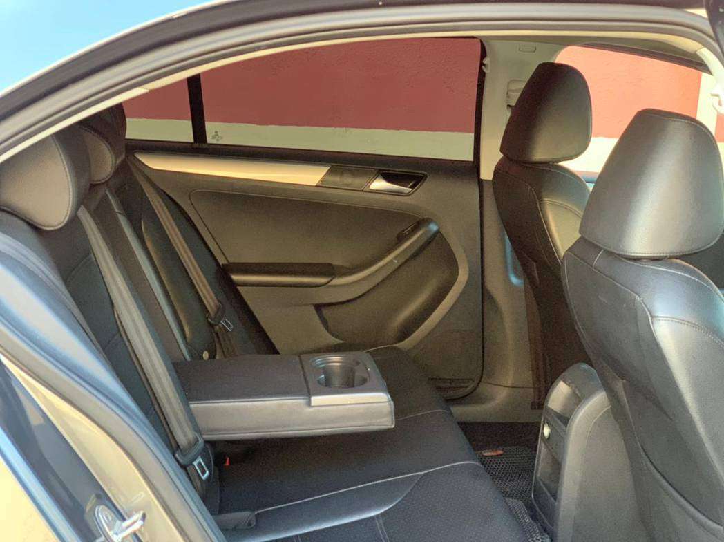 Volkswagen Jetta, 2015 il, 1.8 L, 96 000 km