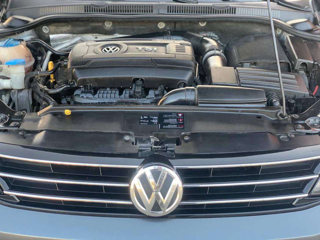 Volkswagen Jetta, 2015 il, 1.8 L, 96 000 km