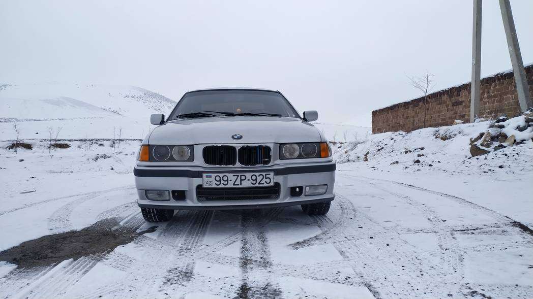 BMW 318, 1991 il, 1.8 L, 4 523 654 km
