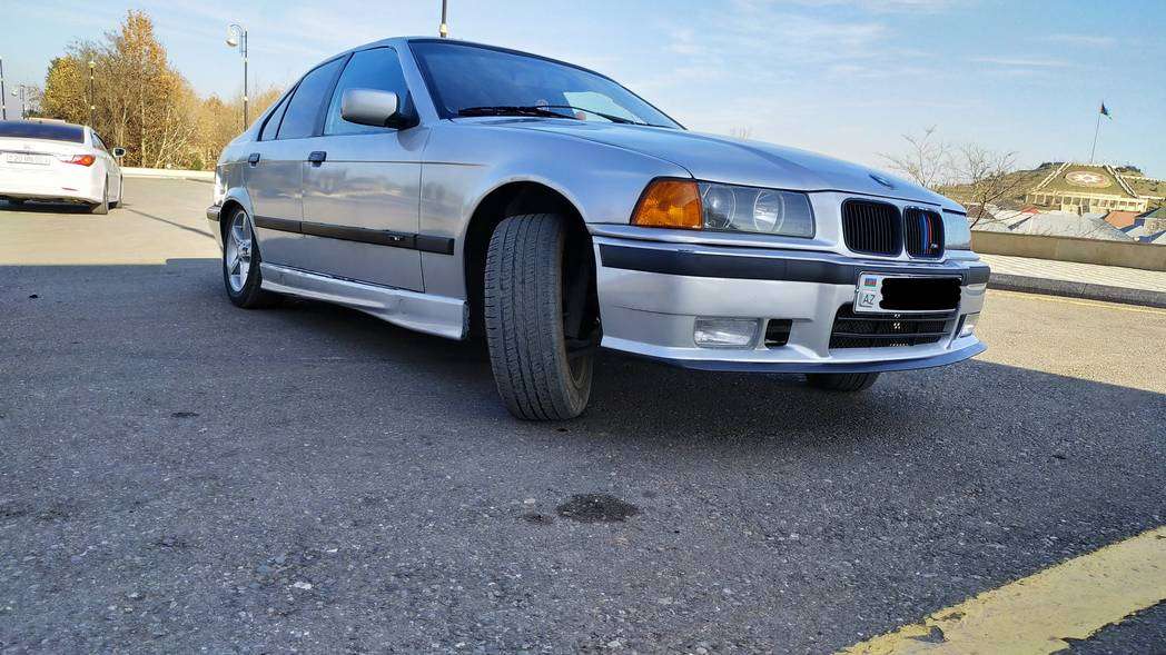 BMW 318, 1991 il, 1.8 L, 4 523 654 km