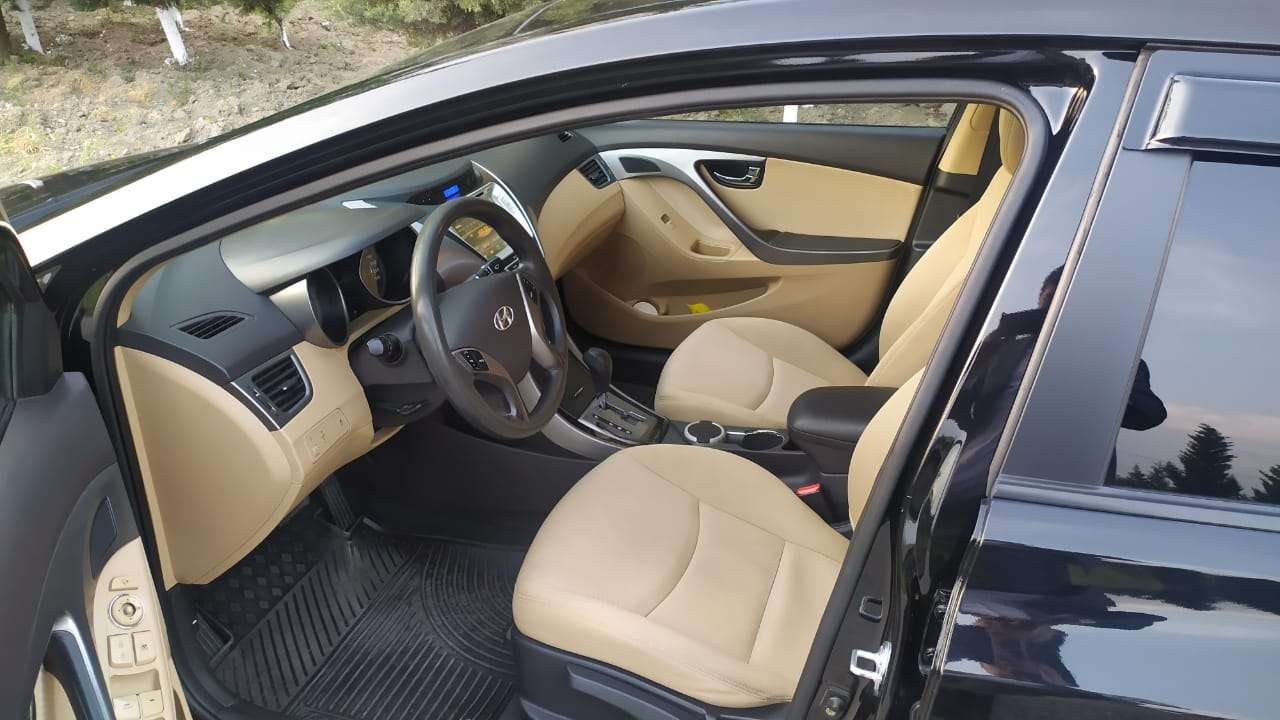 Hyundai Elantra, 2012 il, 1.6 L, 89 000 km