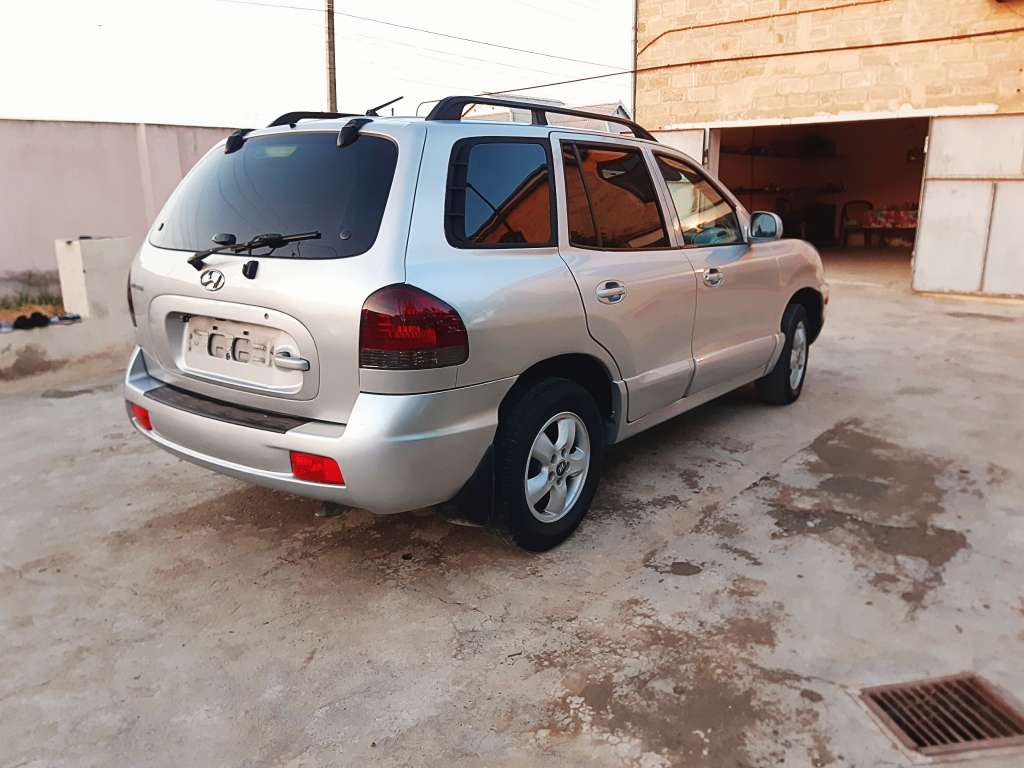 Hyundai Santa Fe, 2005 il, 2.7 L, 200 km