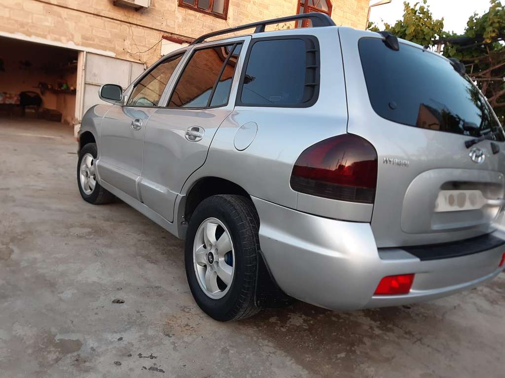 Hyundai Santa Fe, 2005 il, 2.7 L, 200 km