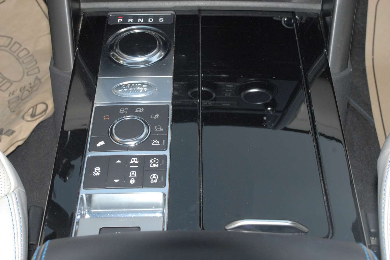 Land Rover Discovery, 2017 il, 3.0 L, 30 000 km