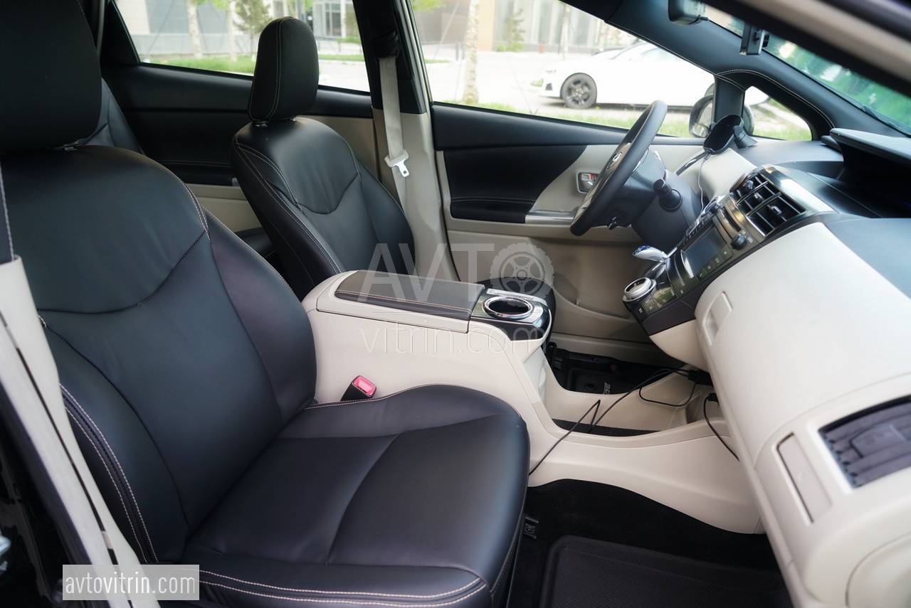 Toyota Prius V, 2014 il, 1.8 L, 115 872 km