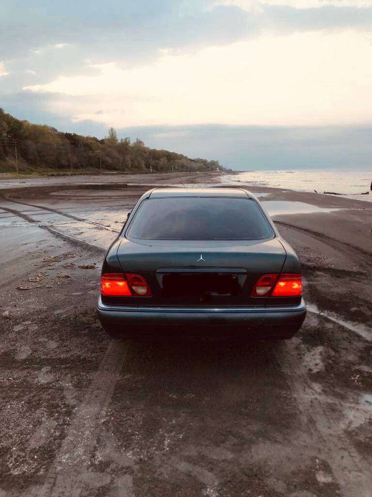 Mercedes E 240, 1998 il, 2.4 L, 474 000 km