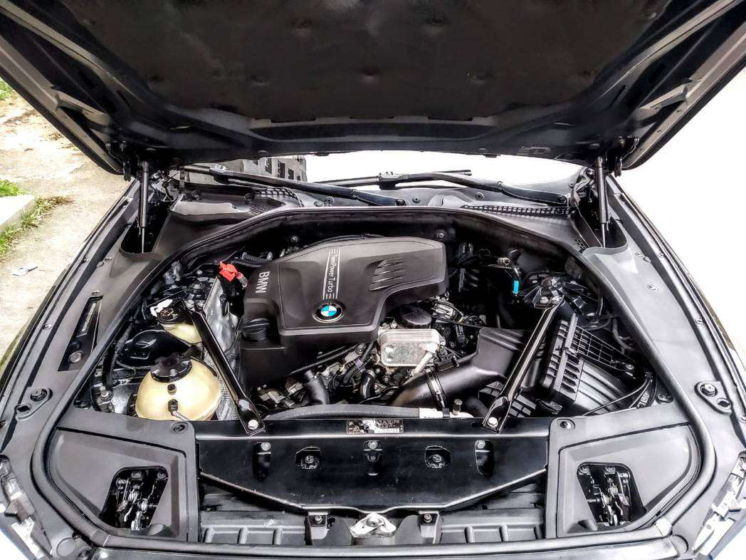 BMW 528, 2012 il, 2.0 L, 155 000 km