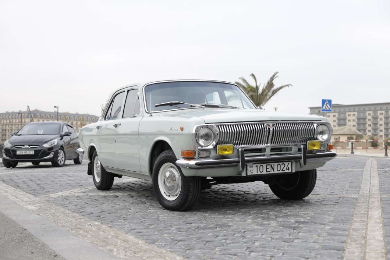 GAZ 24, 1984 il, 2.4 L, 68 000 km