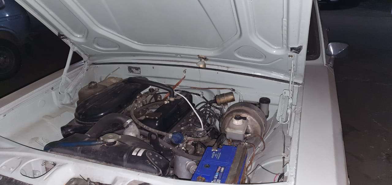 GAZ 24, 1984 il, 2.4 L, 68 000 km