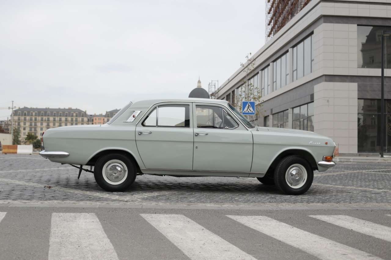 GAZ 24, 1984 il, 2.4 L, 68 000 km