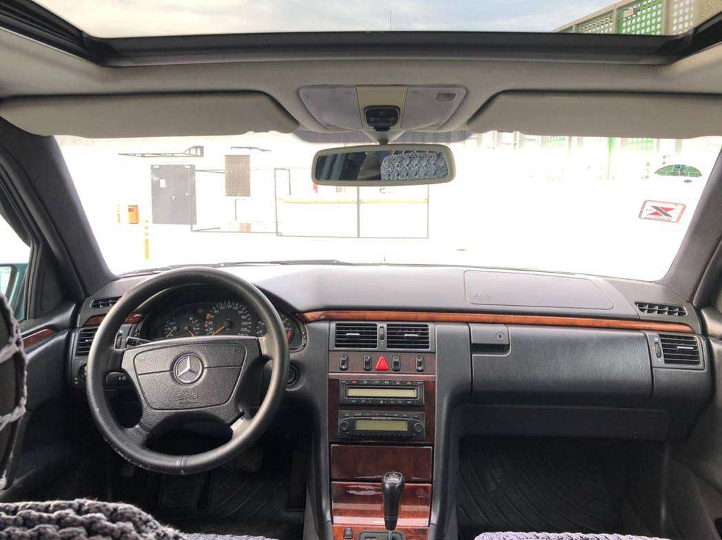 Mercedes E 240, 1998 il, 2.4 L, 280 000 km
